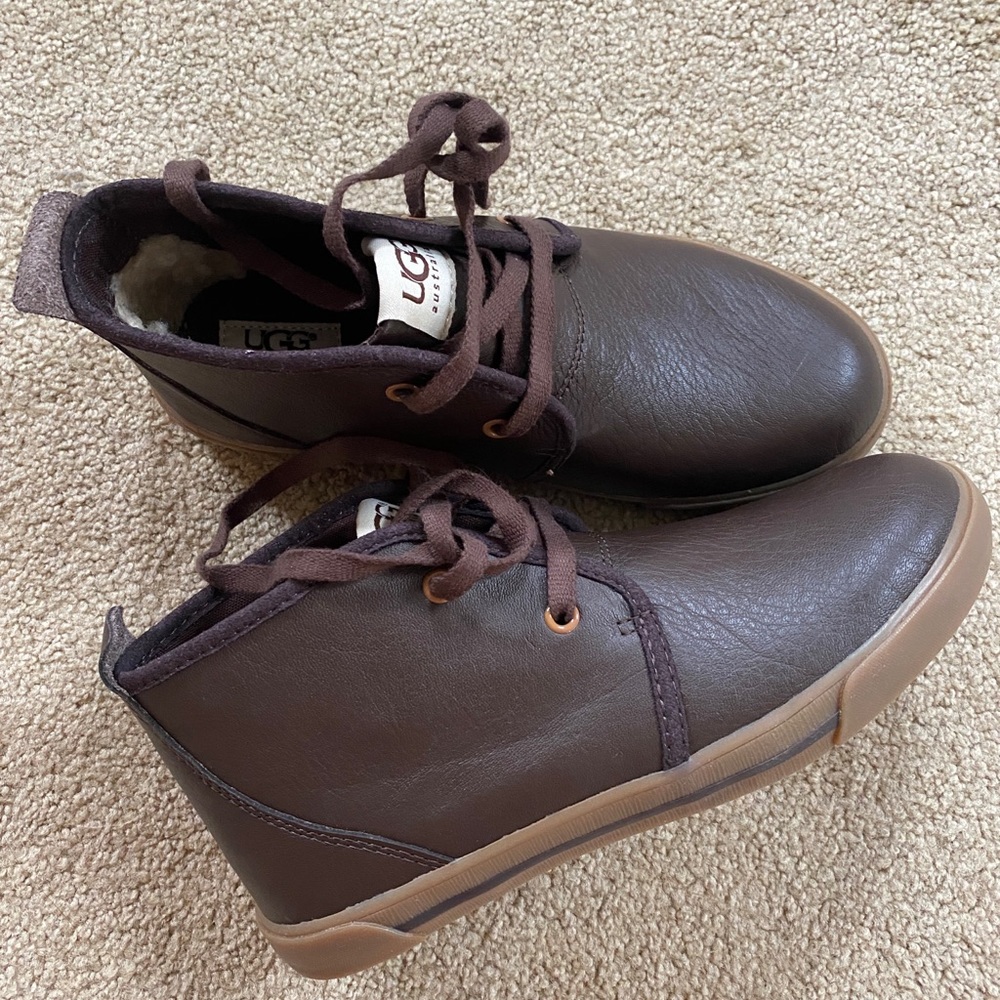 UGG Australia K Brockman 3307 kid leather boots